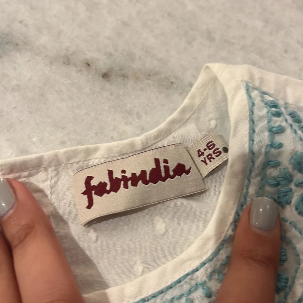 Beautiful Fabindia girls traditional Indian 3-piece churidar set, size 4–6 years